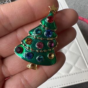 Signed Avon 2007 Festive Christmas Tree Brooch Pendant with Multicolor stones